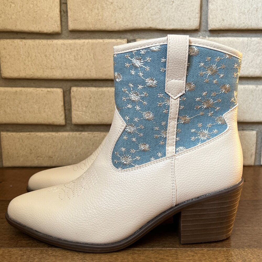 Olivia & Kate Women's White Blue Embroidered Coastal Cowboy Ankle Boots, Size 7M